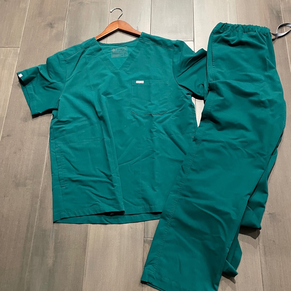 FIGS scrub set, size L. Straight Leg Pants.